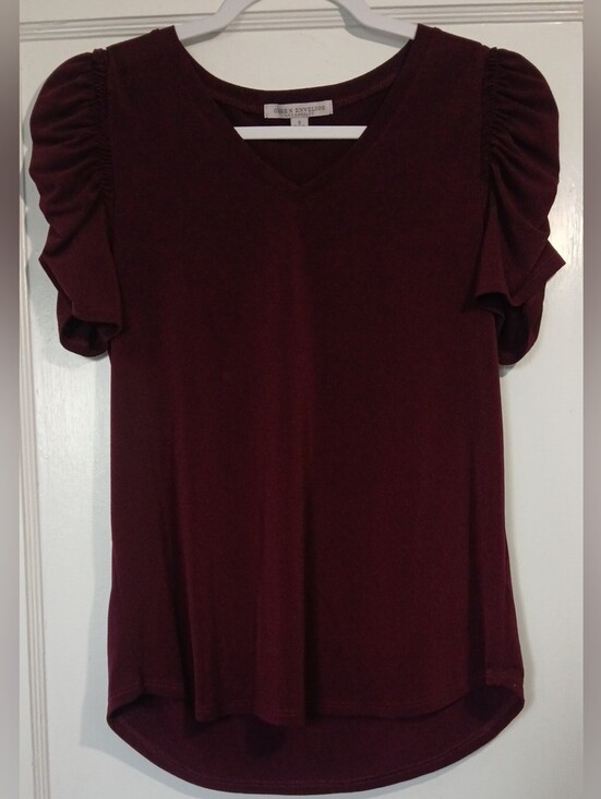Green Envelope Tops - Green Envelope Burgundy V-Neck Puff Sleeve Tee